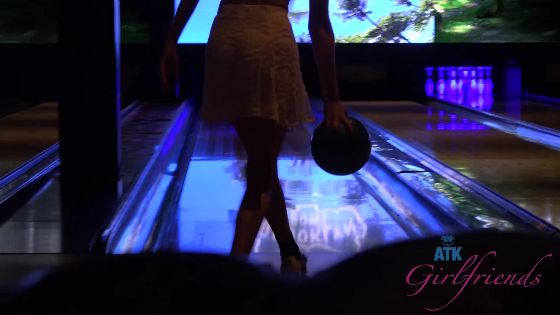 Virtual Vacation In Las Vegas With Cute Tali Dova 1/3