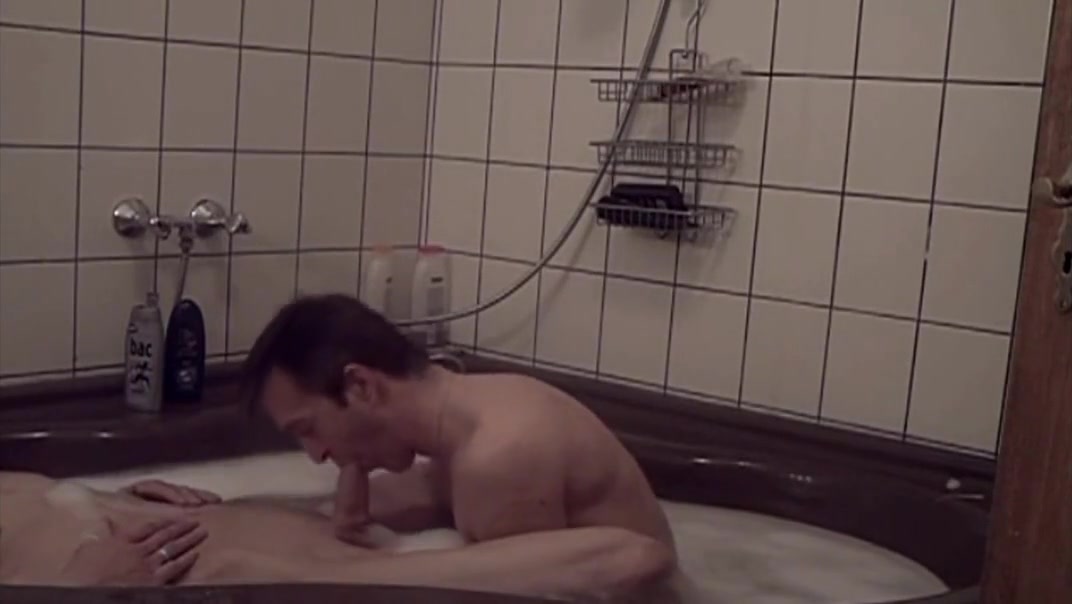 Mike Cumigout Im Badezimmer Mit Butch 6 Min