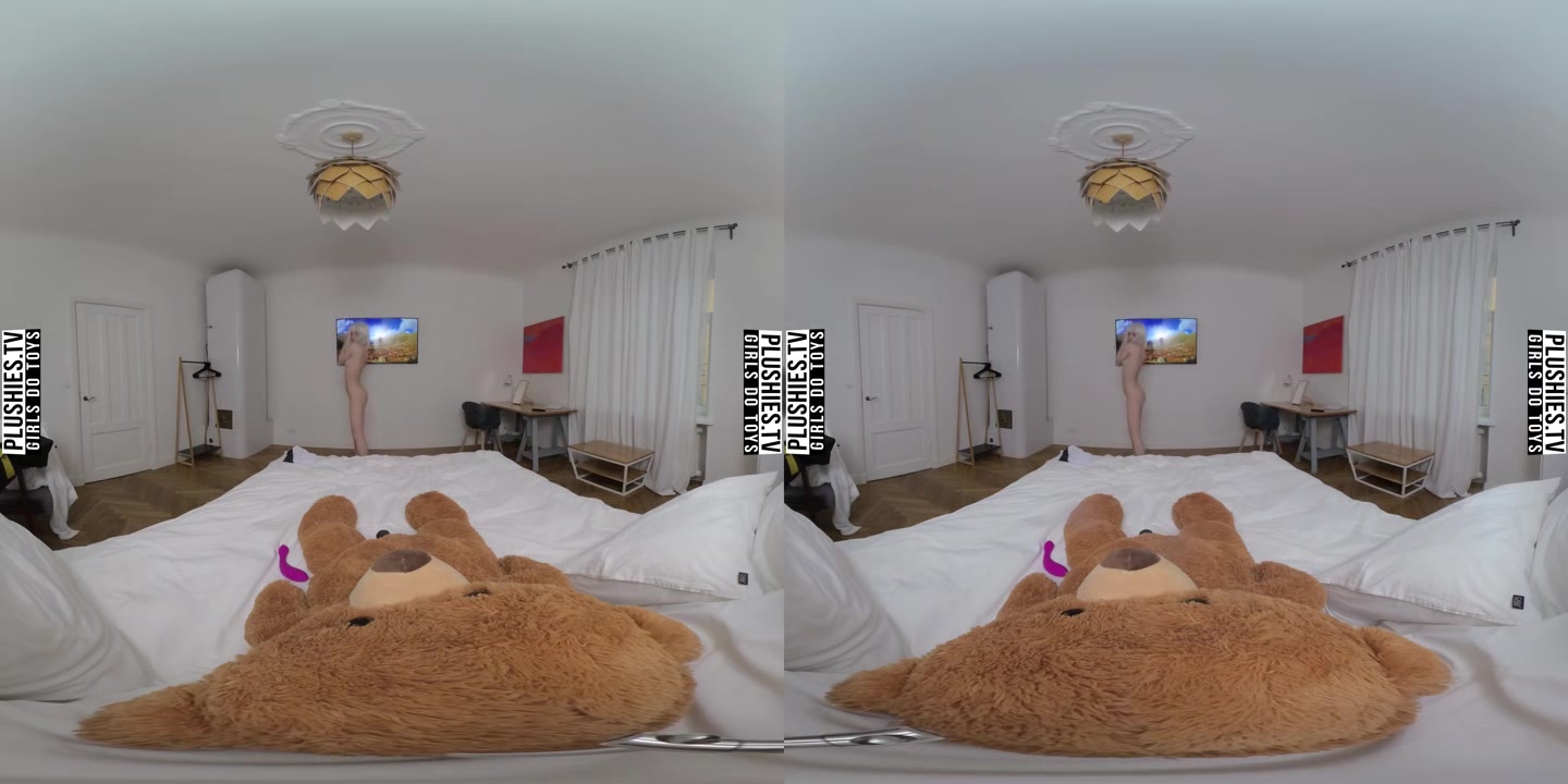 Lolly College Girl Strip And Blowjob - PlushiesVR
