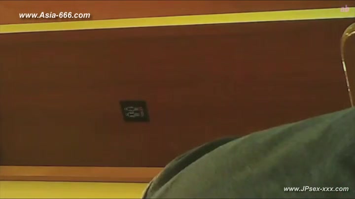 peeping Korean restaurant toilet.12