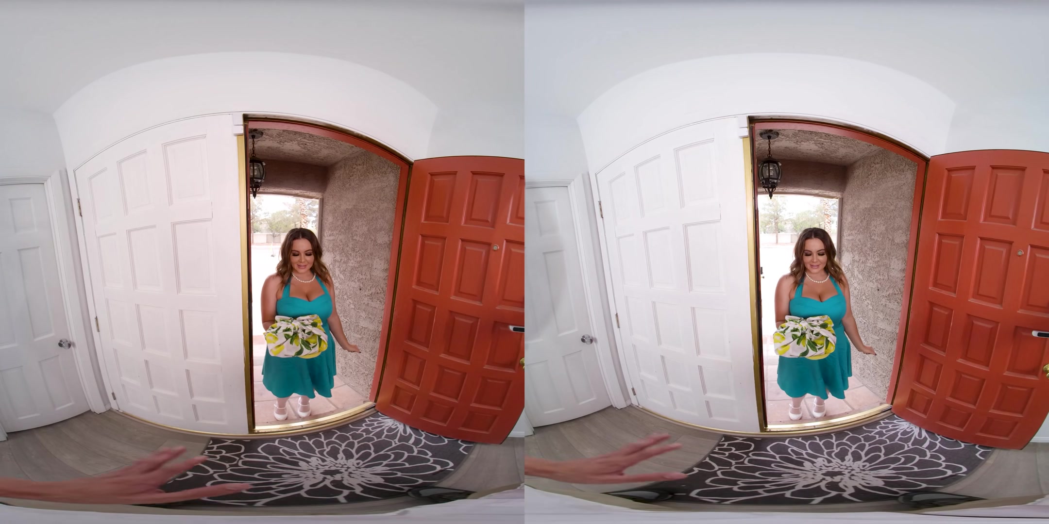 Friendly Neighborhood Horny Milf - VRBangers