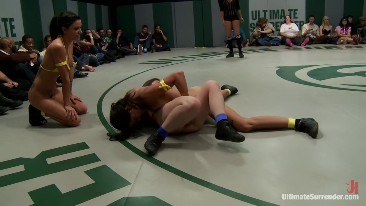 BATTLE OF THE FEATHERWEIGHTS!: The smallest hottest wrestlers battle it out in TAG TEAM action!