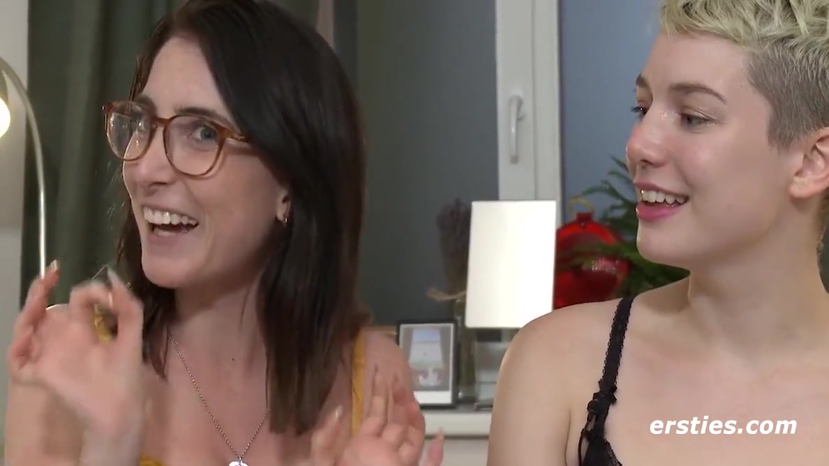 Lias Und Birgits Lustvolle Spiele Mit Analplug Und Analkugeln
