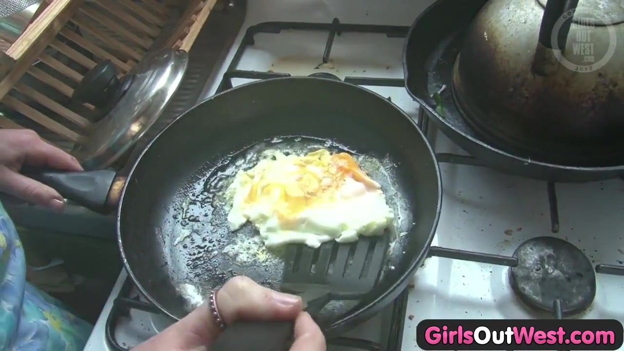 Girls Out West - Hairy Australian chick gets off