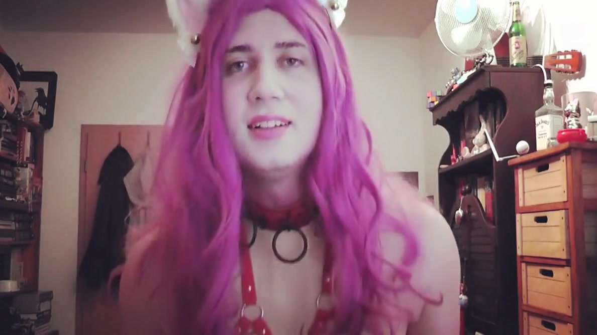 Kitty Cat - Who Wants To Play With Balls