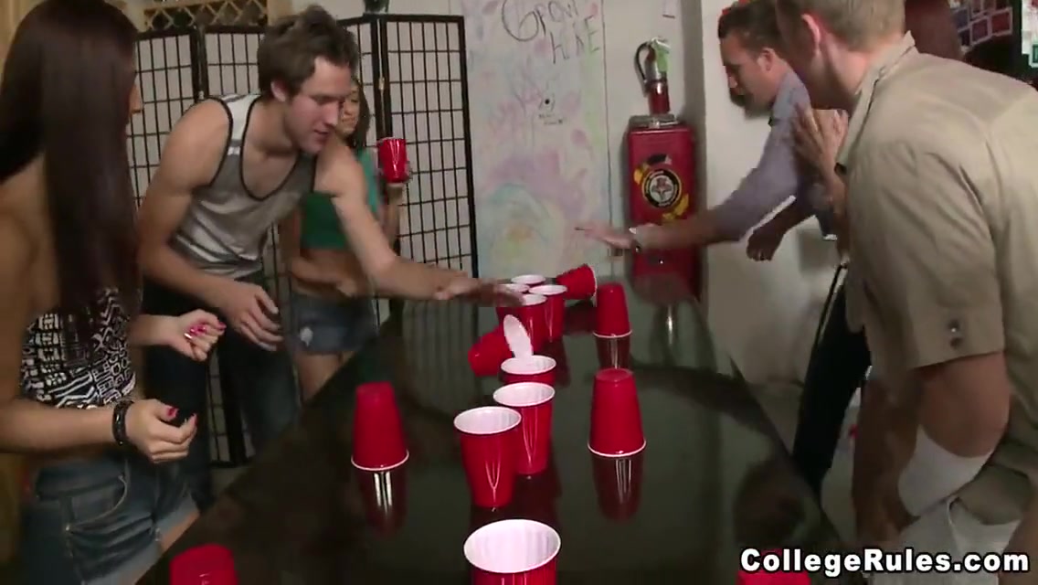 Beer Pong 4 Min