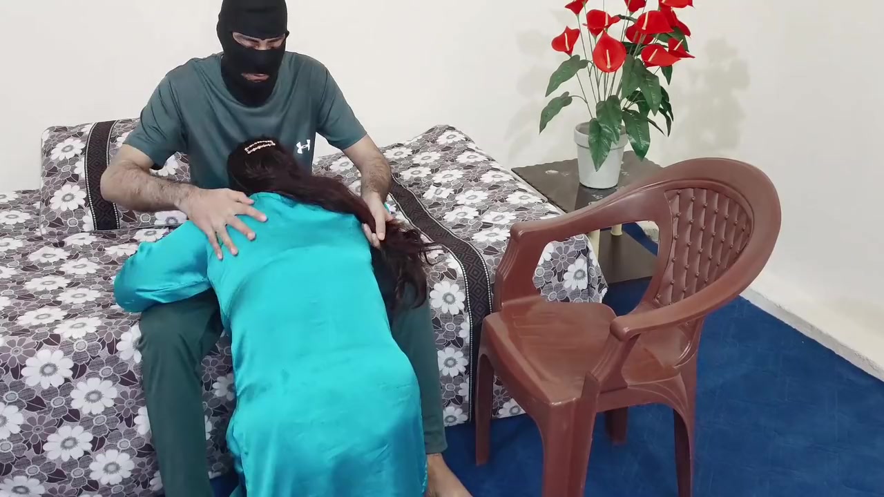 Hot Indian Stepnephew Caught Jerking Off Her Aunty And Had Sex With Her