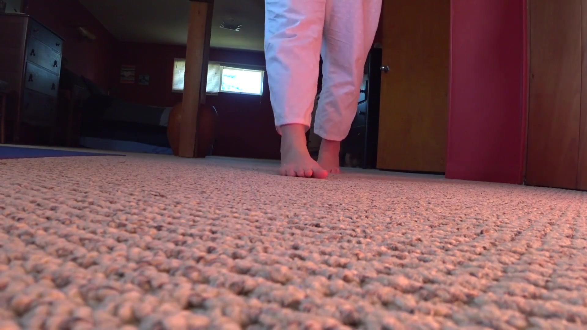 Sensual Bare Foot Worship - CougarBabeJolee