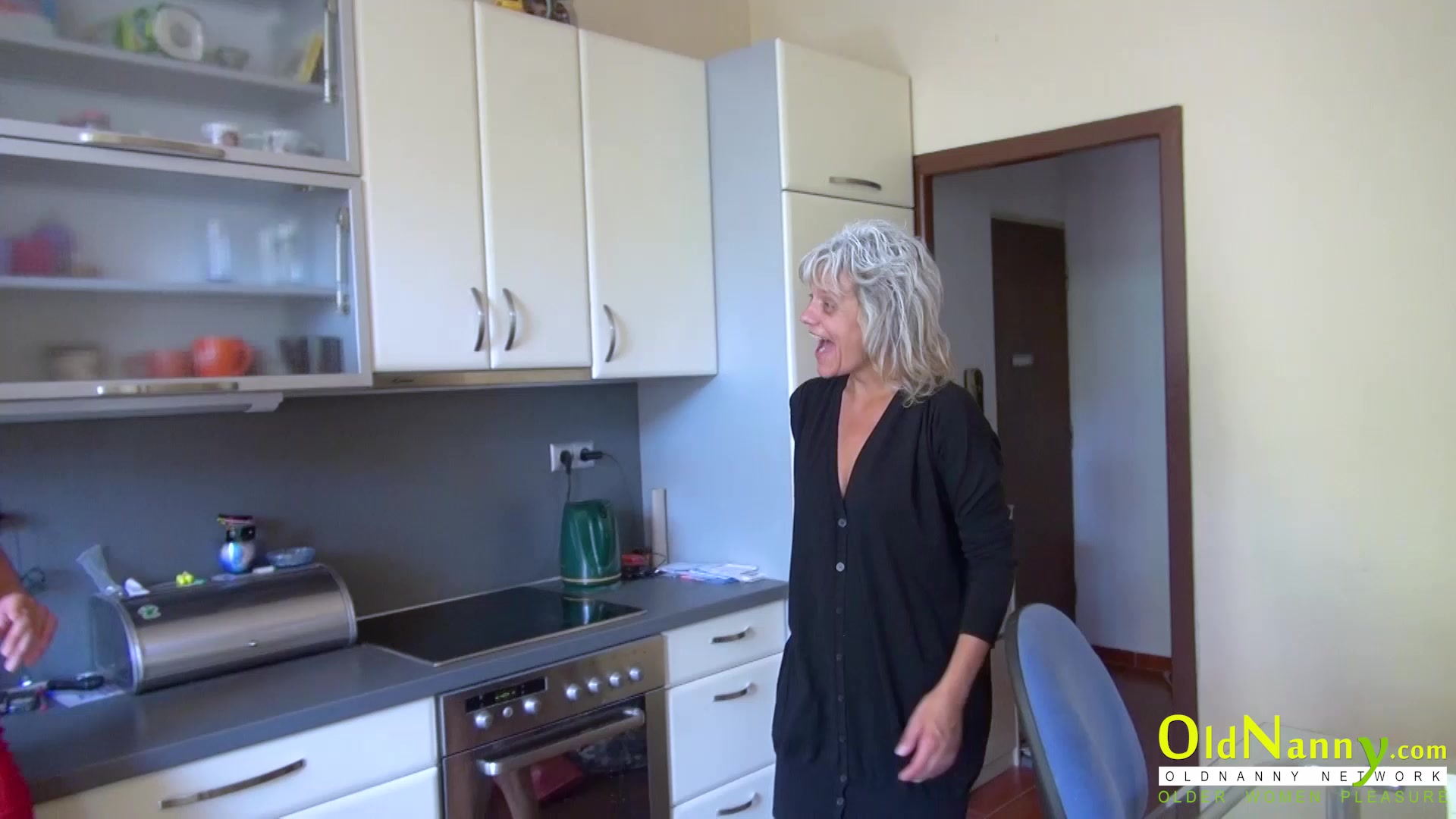OldNannY Old and Young Lesbian Strapon Toy Play