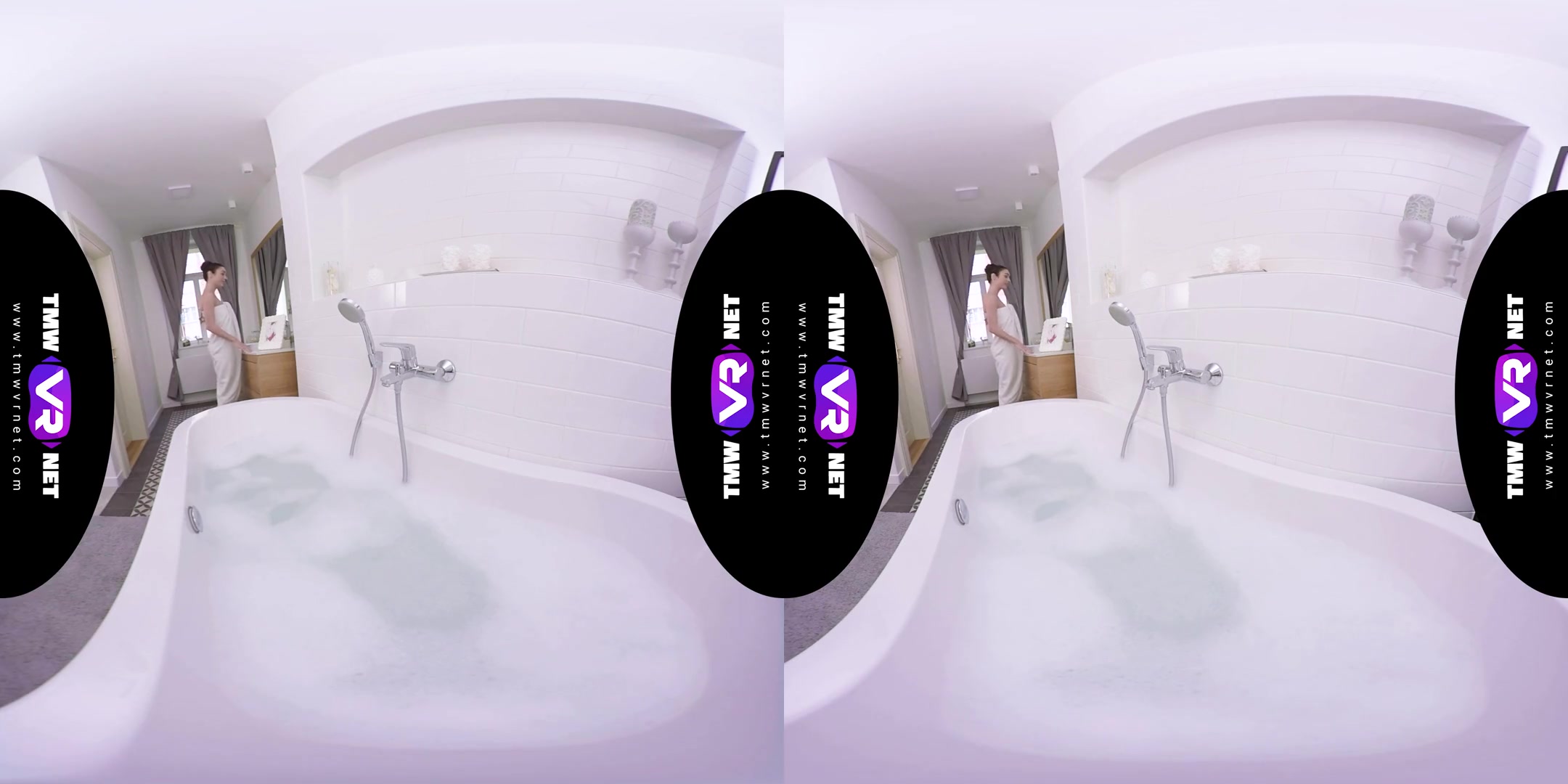 Arwen Gold in The Most Sensual Bath Solo By Arwen Gold In VR - TmwVRNet
