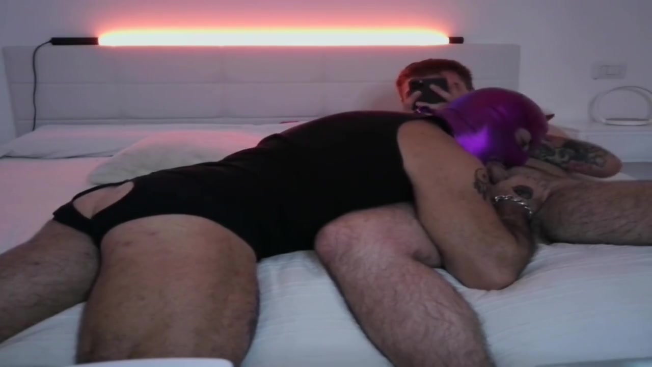 Papa Succhia Dolcemente Il Figlio