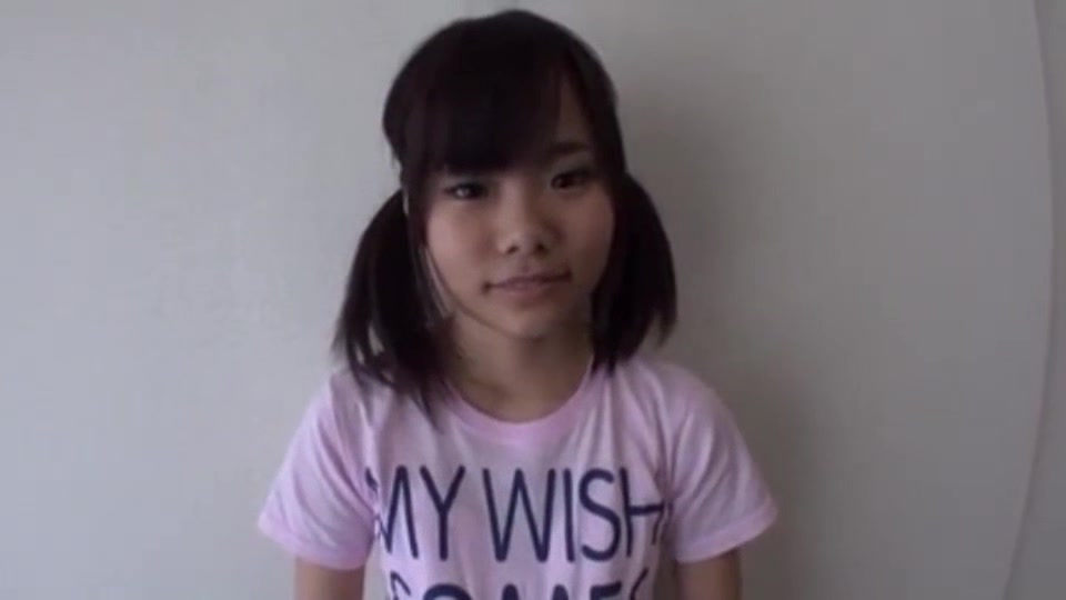 07573 Beautiful girl in agony
