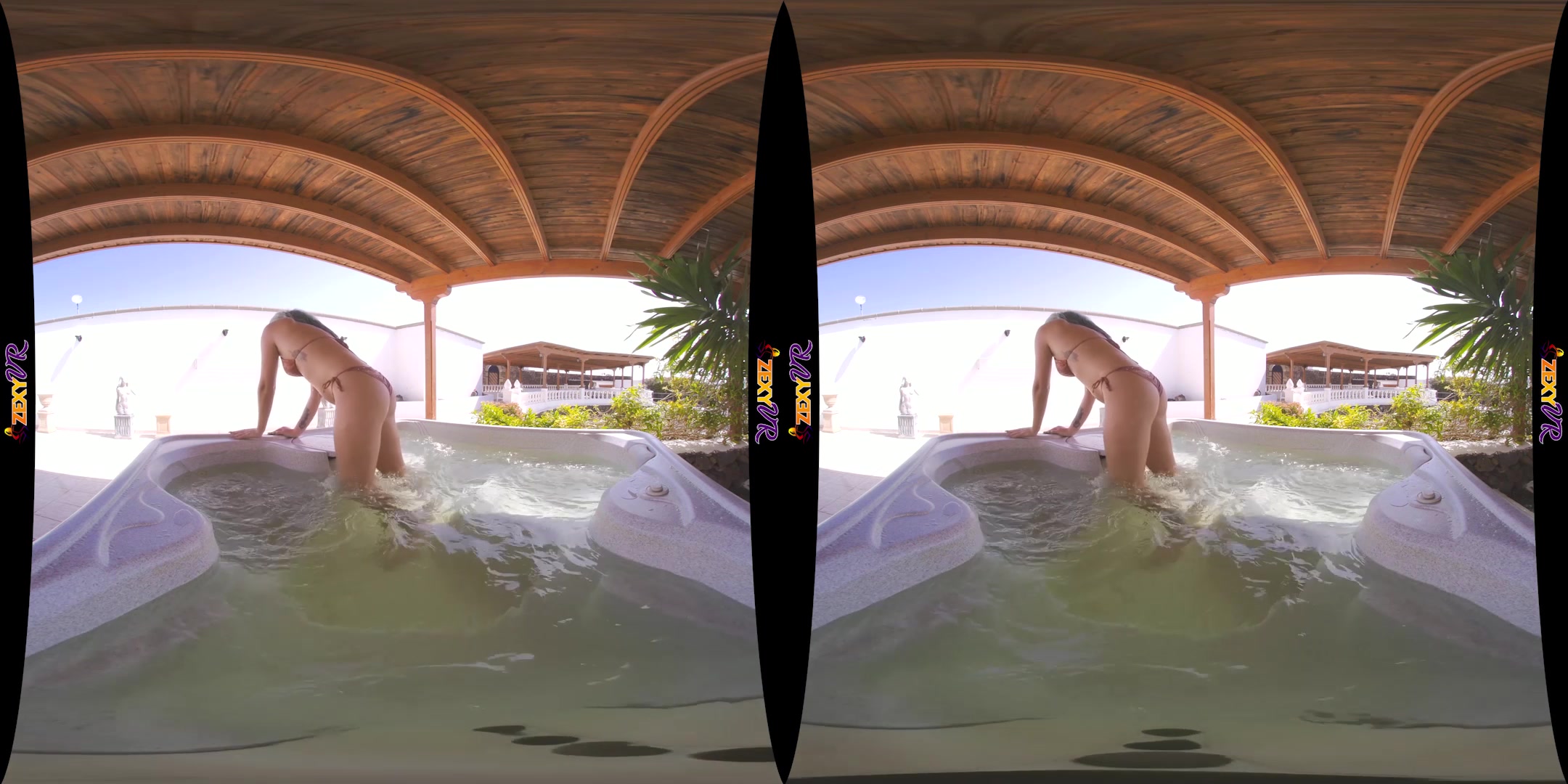 Hot Tub Date featuring Chloe - ZexyVR