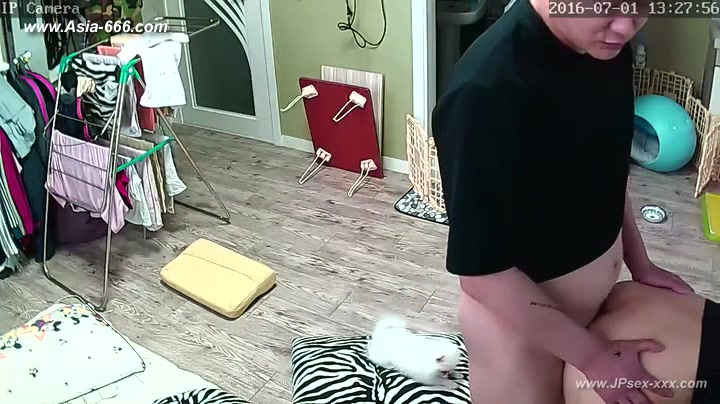 Hackers use the camera to remote monitoring of a lover's home life.***