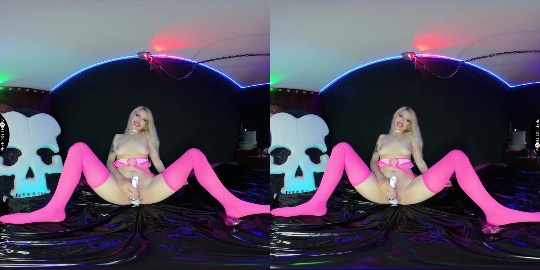 Tiny Squirting teen 18+ - PeepingThom