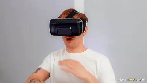 Pumped For VR!!! Video With Savannah Bond , Anthony Pierce - Brazzers