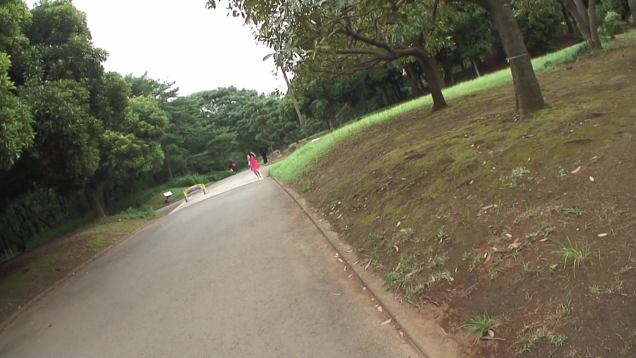 Sexy Japanese babe gets an outdoor fingering by Asian Public Sluts