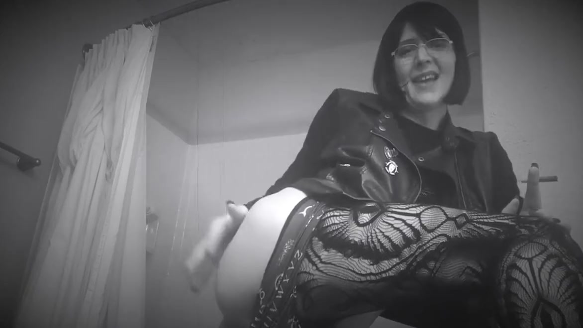 Tina Hart’s 420 Smoking Fetish