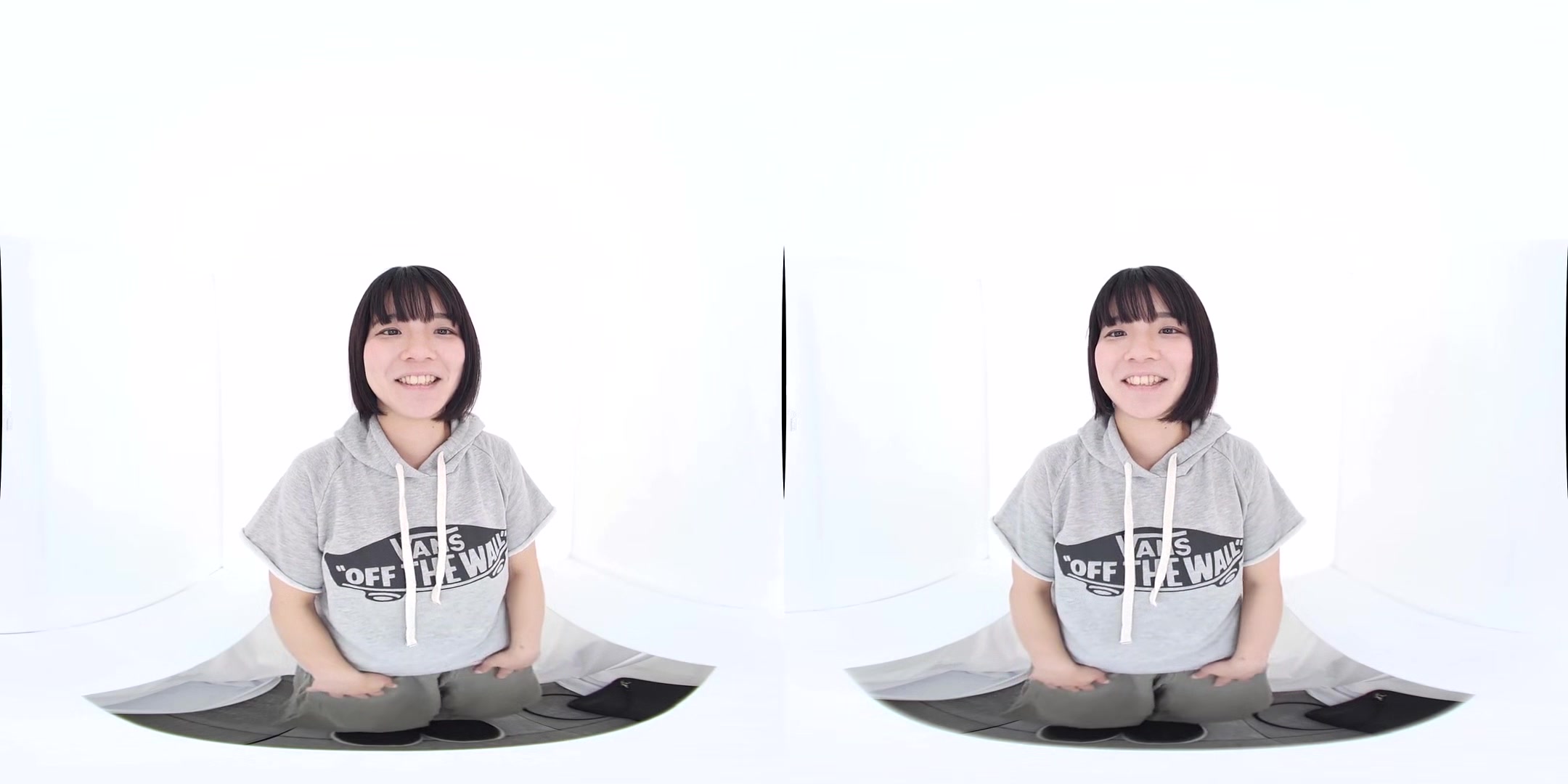 Amateur Kissing VR: Will You Show the Camera How you Kiss? - Asian Teen Kissing POV