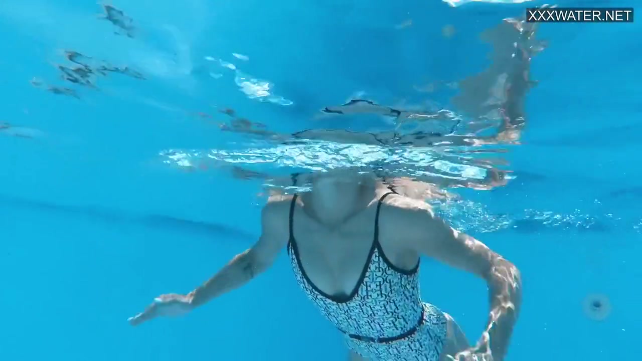 Beautiful Blonde Swims Nude - Zazie Skymm