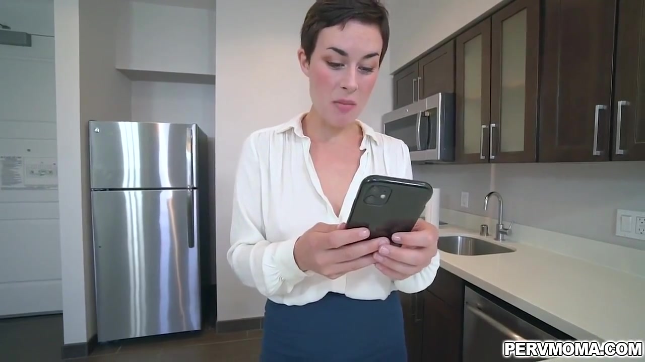 Stepson Gets His First Fuck With His Hot Sexy Stepmom