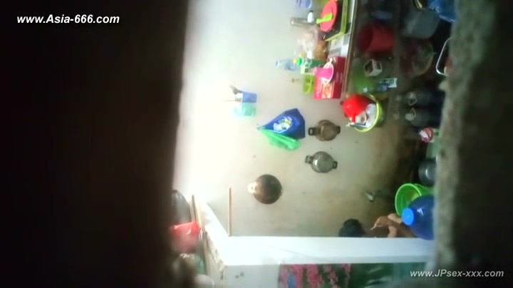 peeping chinese girls bathing.23