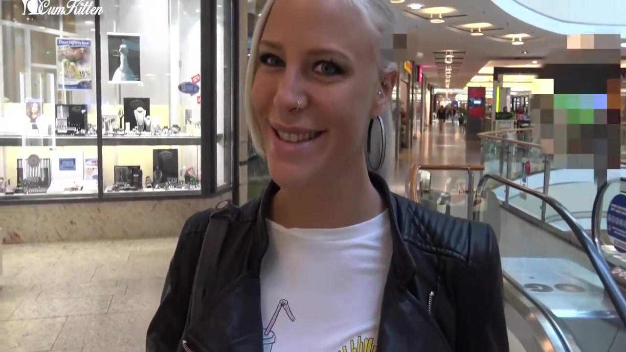 Fuck Service In The Shopping Center 7 Min - Lara Cumkitten