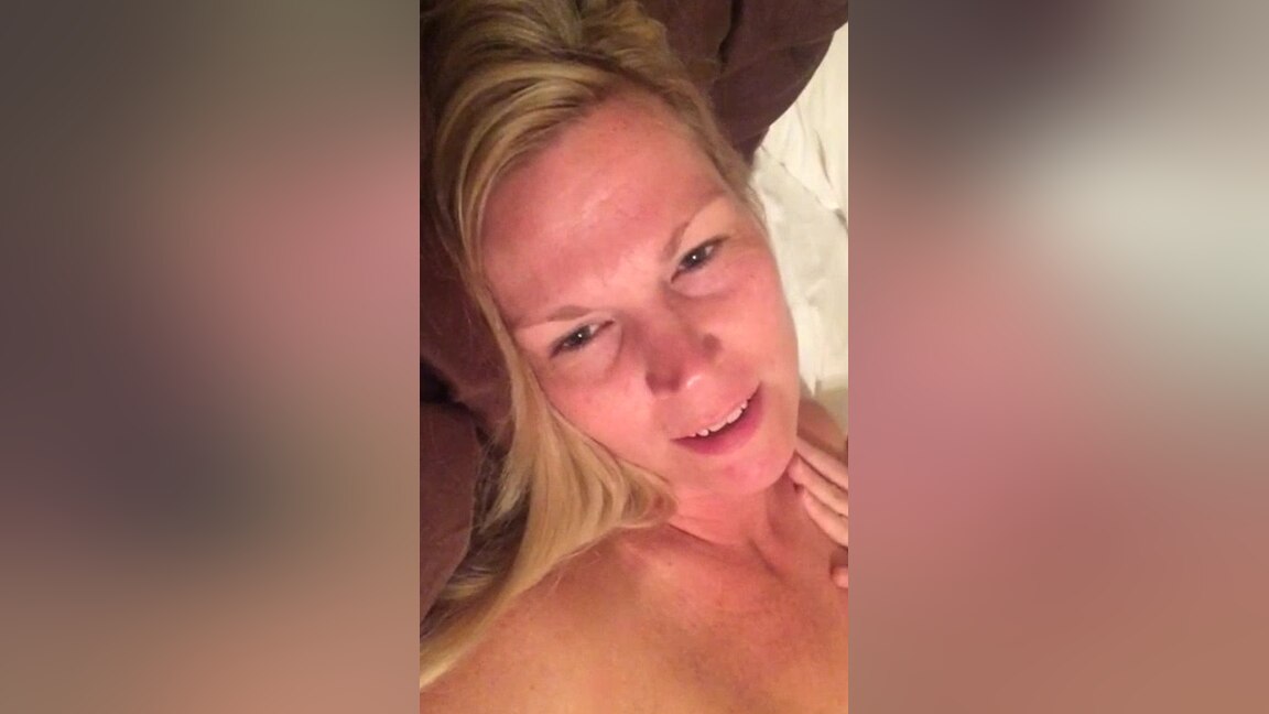 Blonde Wife Fucking & Cums In Her Pussy - JizzPix