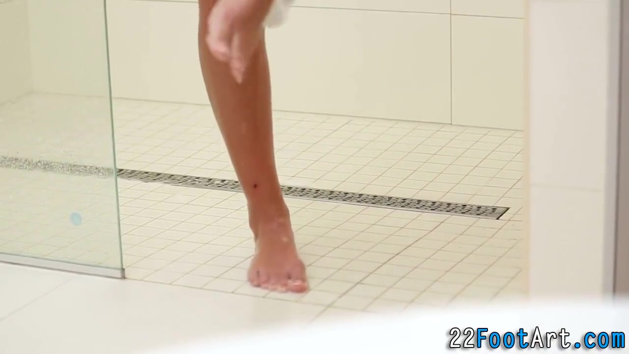 Petite Babe Gets Feet Jizzed