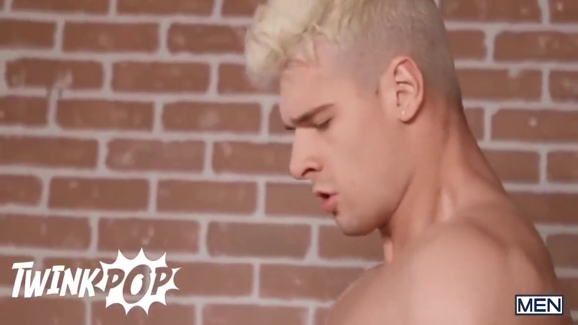Puts On The Floor To Penetrate Him In Missionary Before He Cums On His Face 10 Min - Malik Delgaty And Lev Ivankov