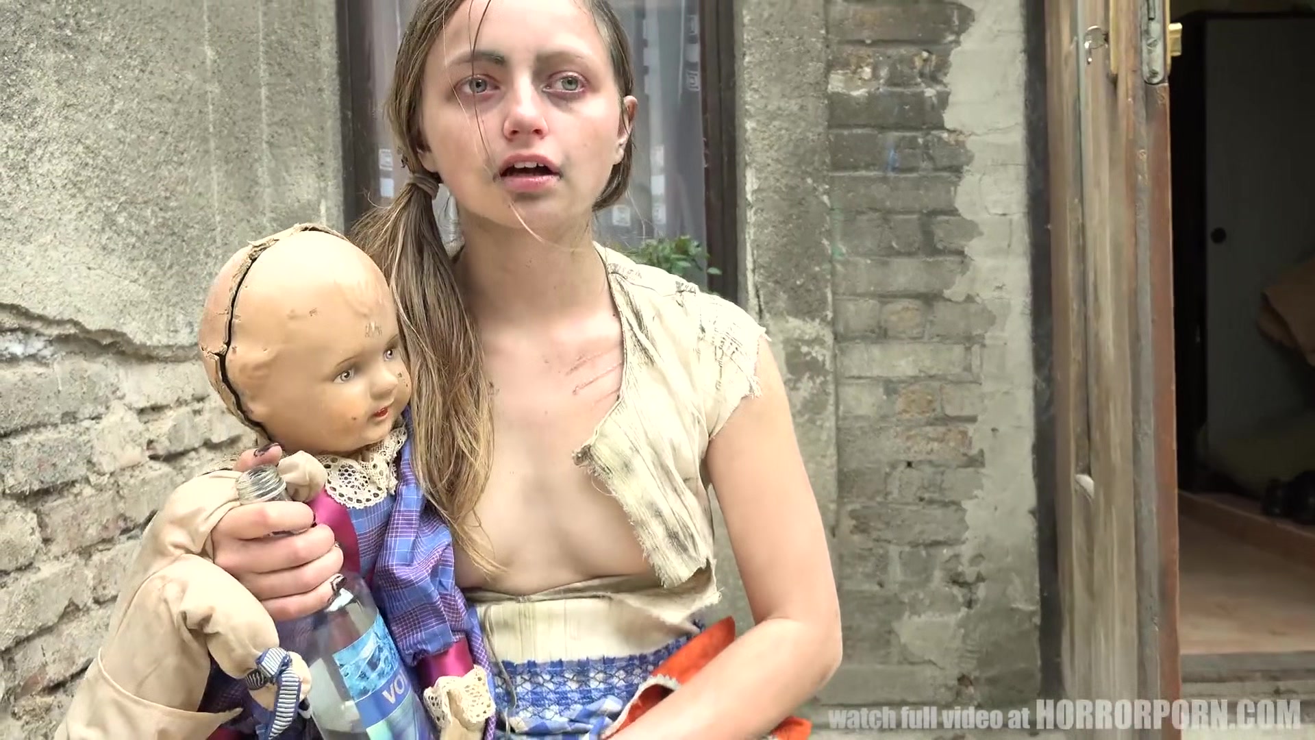 HORRORPORN - Nymphomaniac household