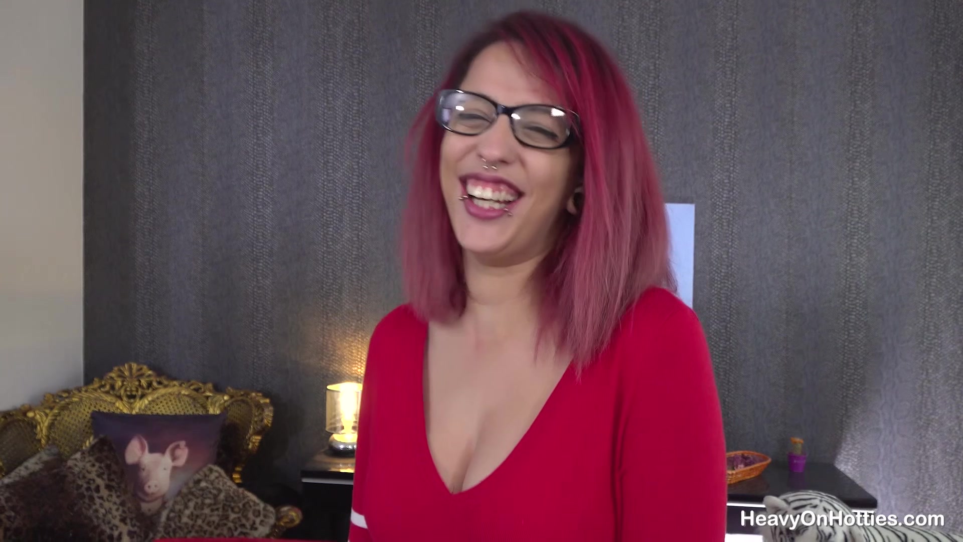 Tatoo Partoo With Knivy - HeavyOnHotties