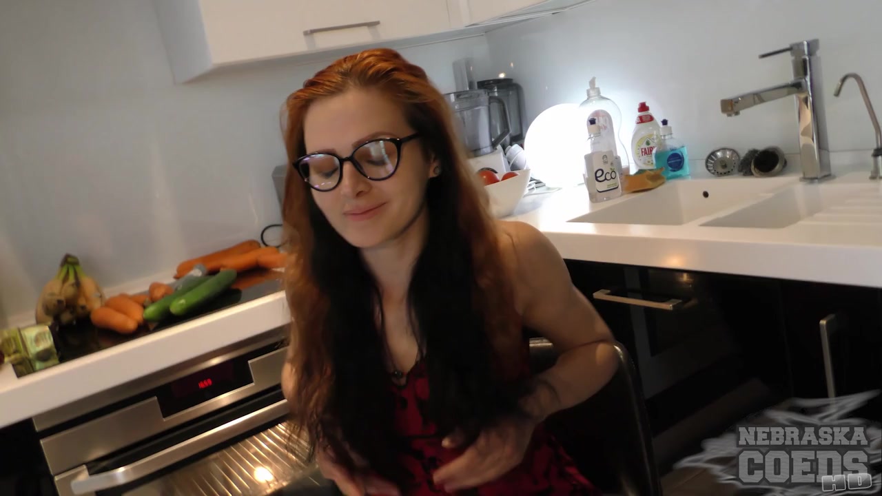 Vegan Redhead Model Lea Tries Fitting Fruits And Veggies In Her Pussy Starting With A Large Cucumber