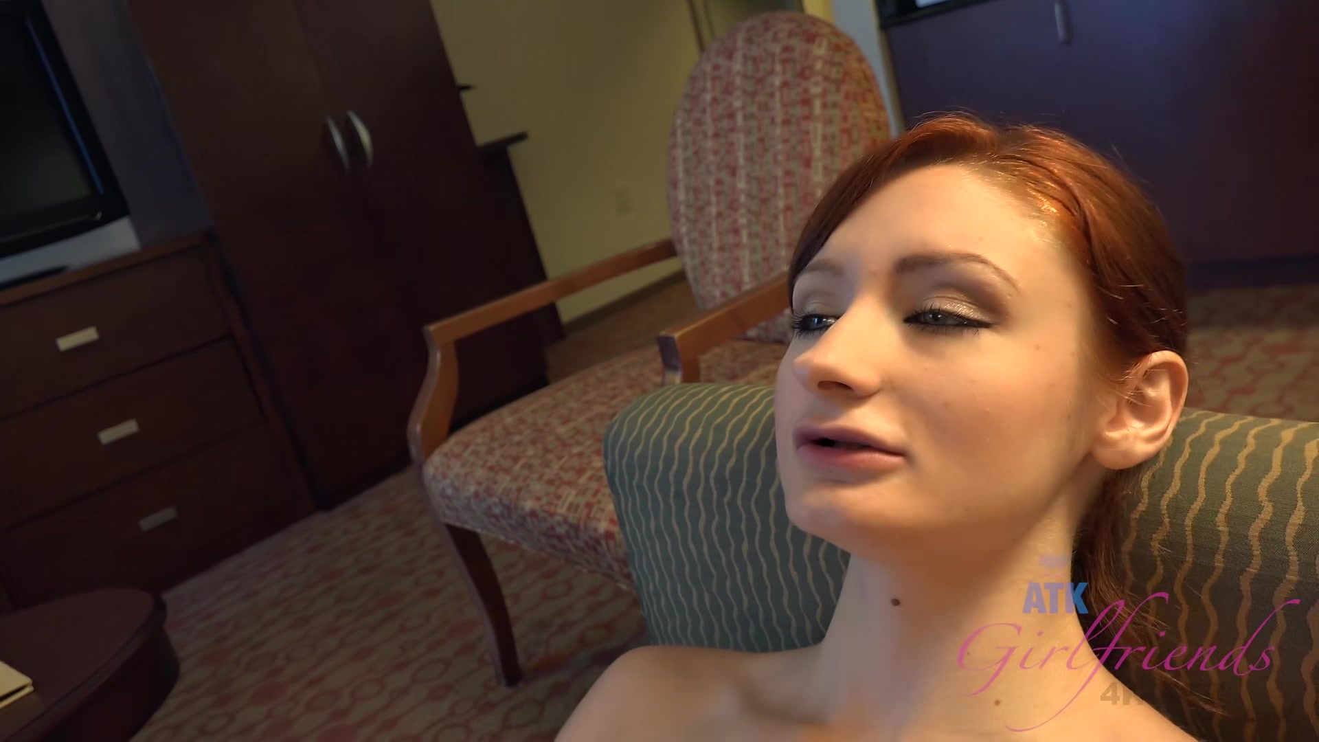 She Masturbates With A Hitachi Vibrator And You Decide To Fuck Her While She's Doing It