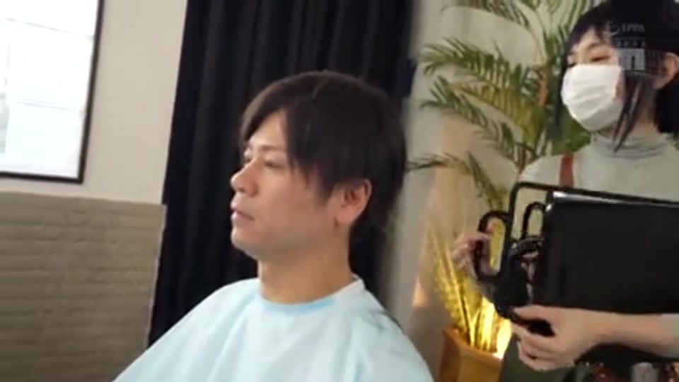 05856 Nasty beauty of barber