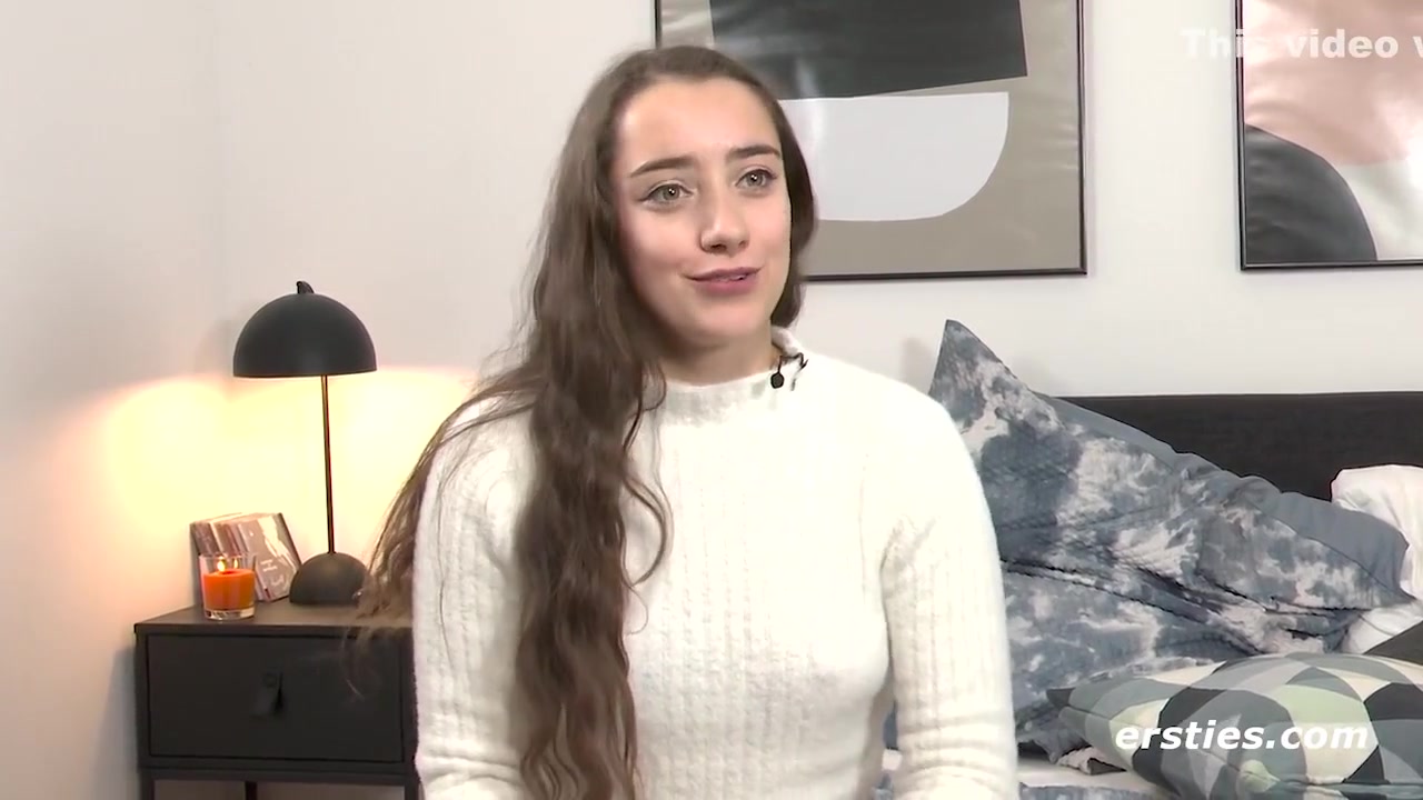 Yogalehrerin Medea Aus Leipzig Kommt Mit Riesen-dildo Z