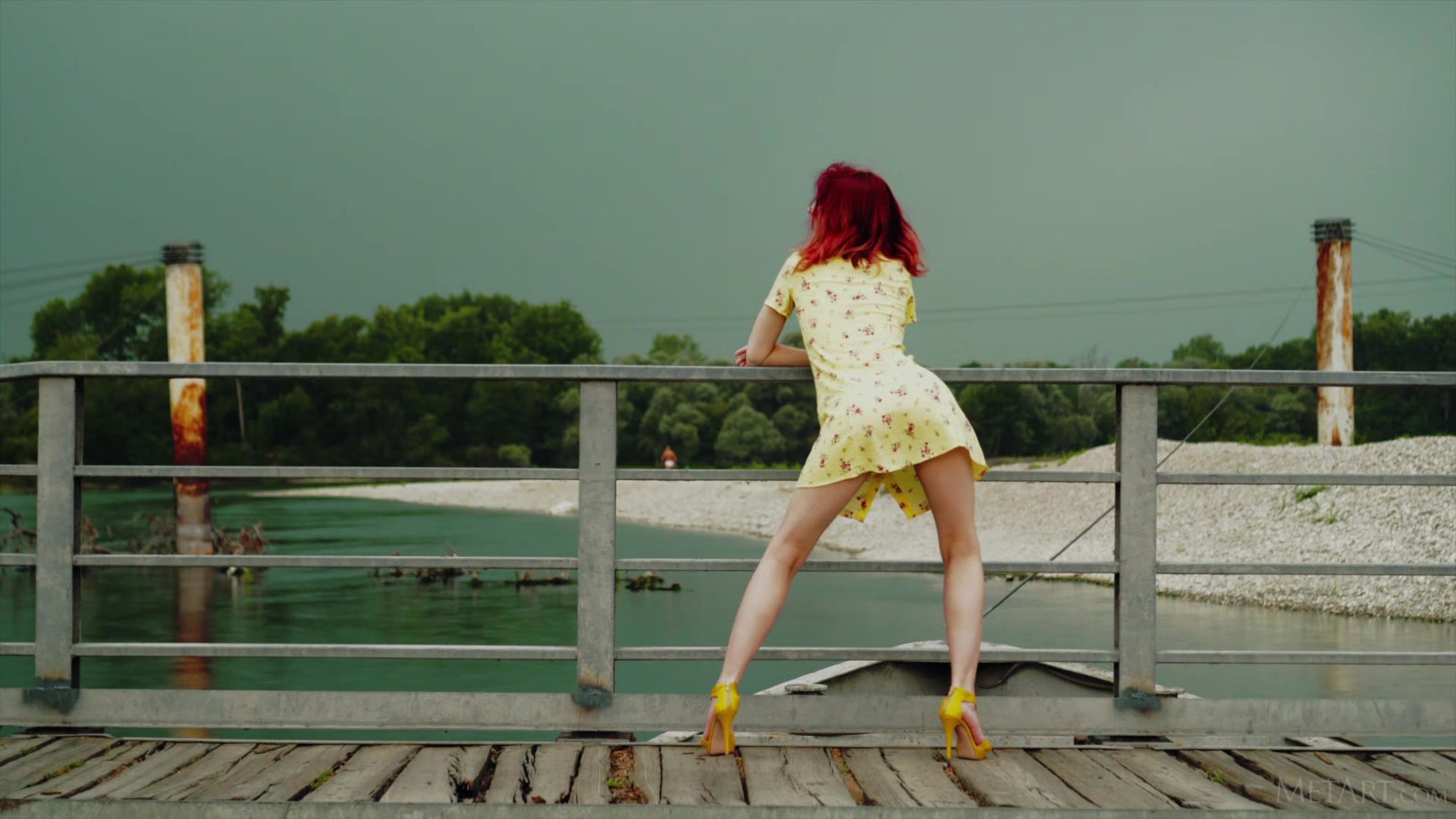 Teasing On The Bridge - Elin Flame - Met-Art