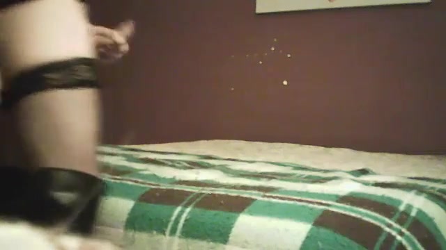 2 cum shemale on room