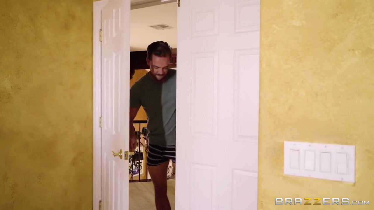 Shameless Unshaved Guy Shifts Purple Panties Of Posh Step mommy - Kyle Mason And Cherie Deville