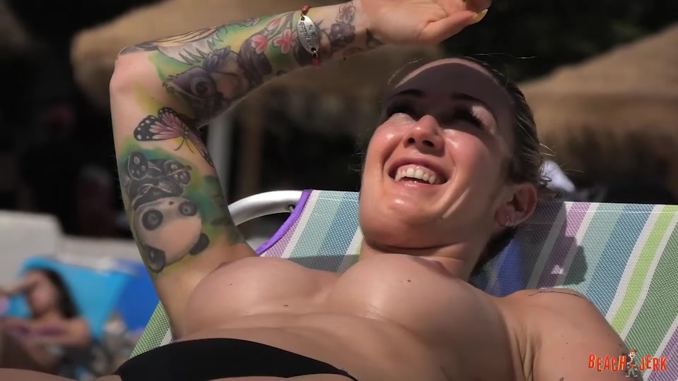 Boobs and sunbeds 30 - BeachJerk