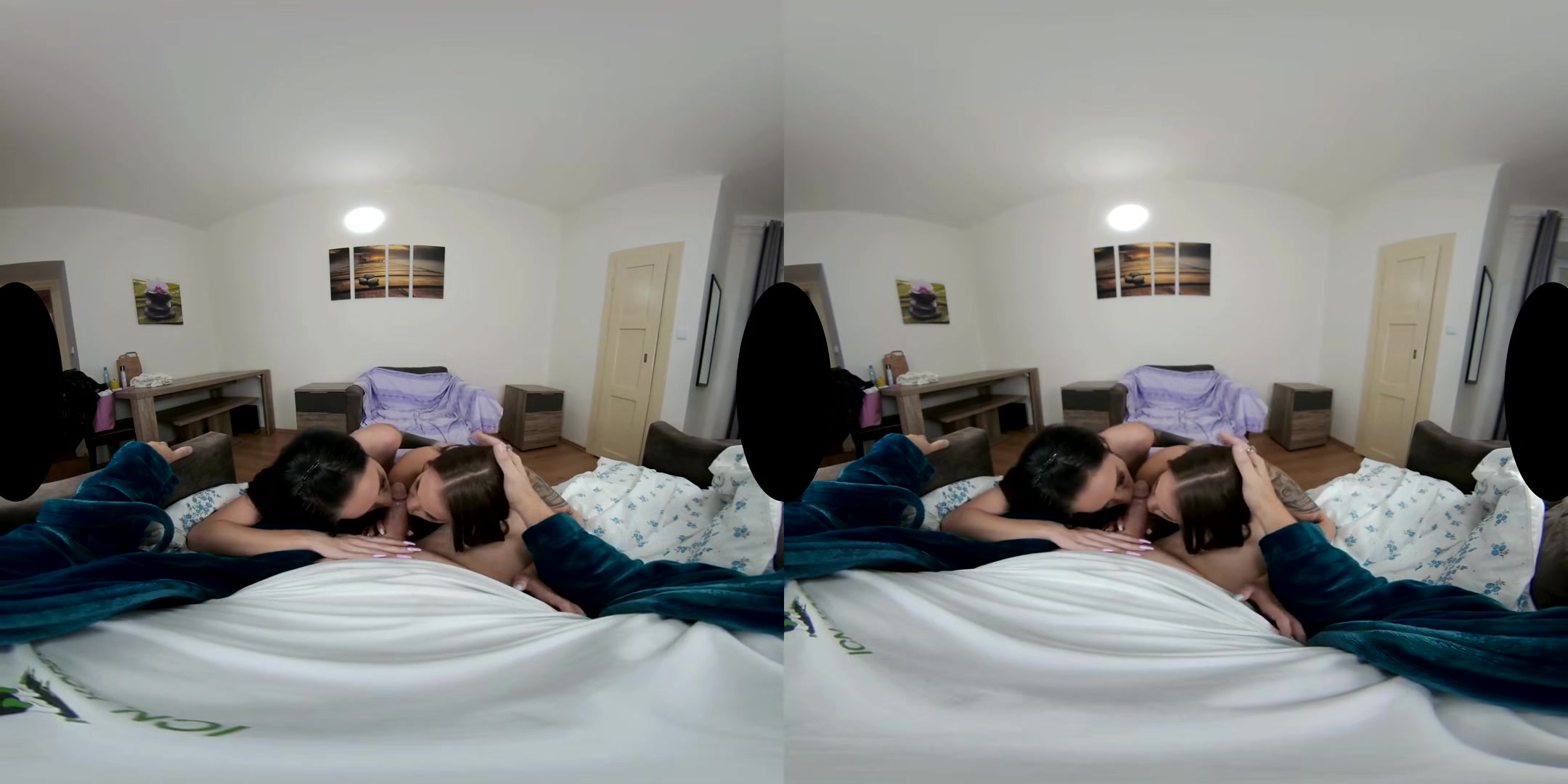 Barbie Esm and Jennifer Mendez: Party Girls - FFM Blowjob Threesome
