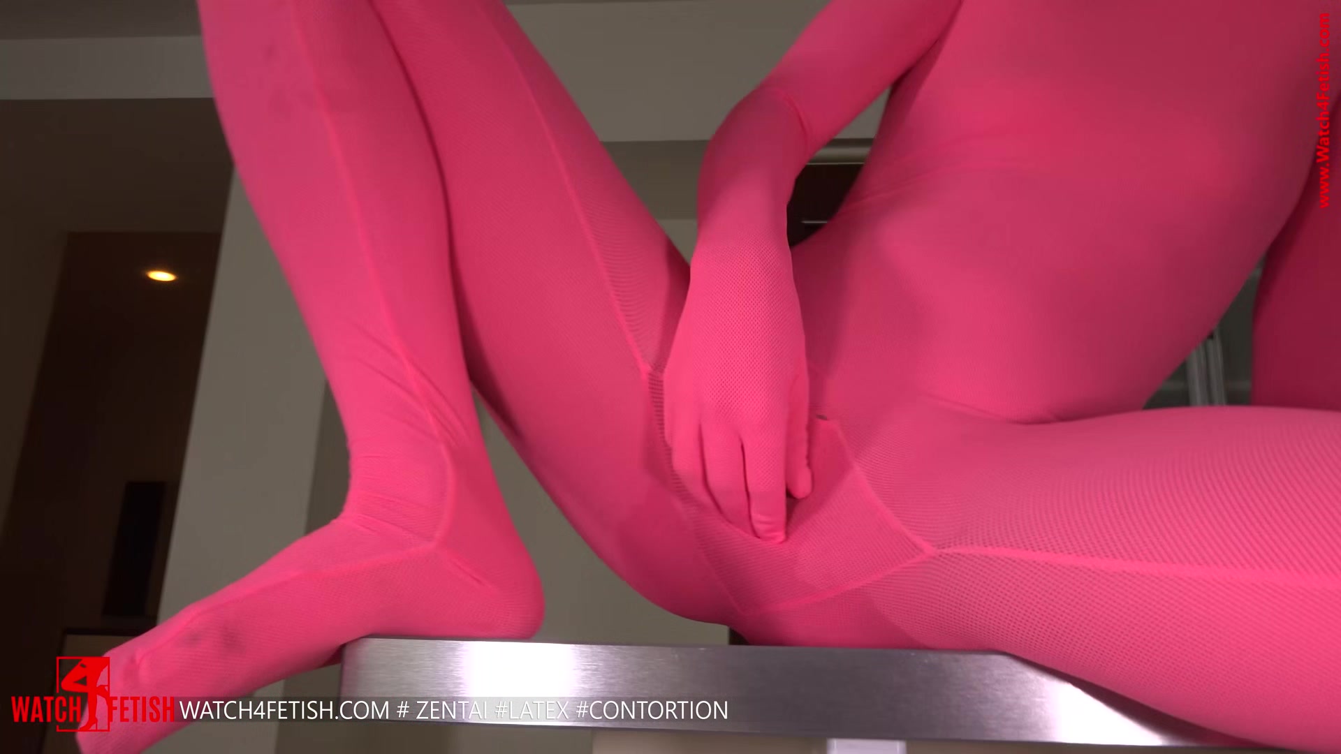 Lindsey Cruz transformed into a zentai cat