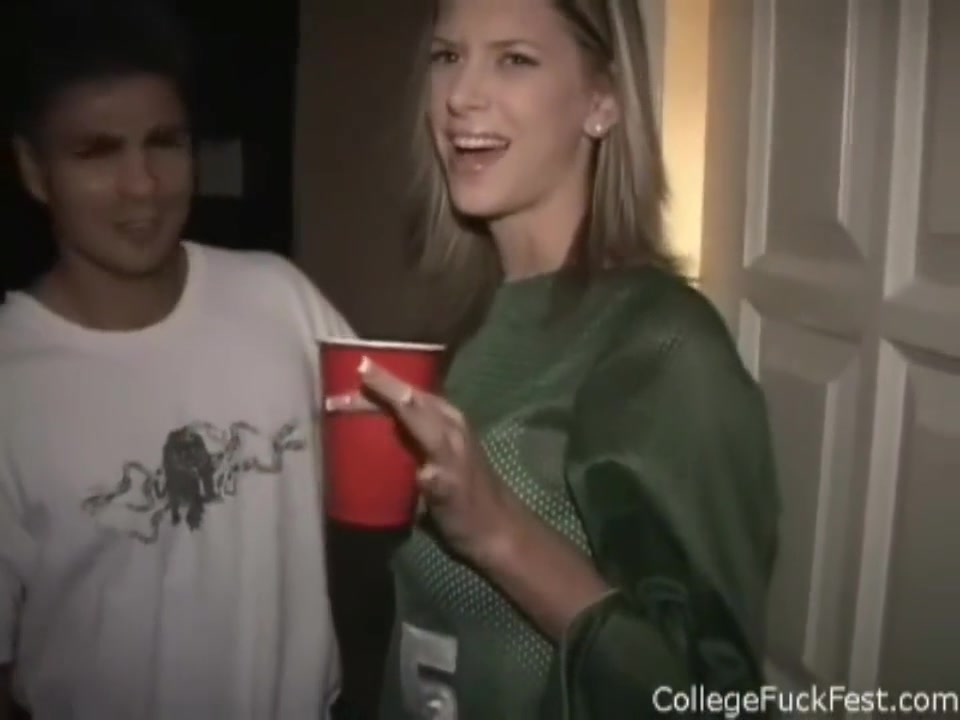 Perfect College Babe Sucking And Fucking Hardcore