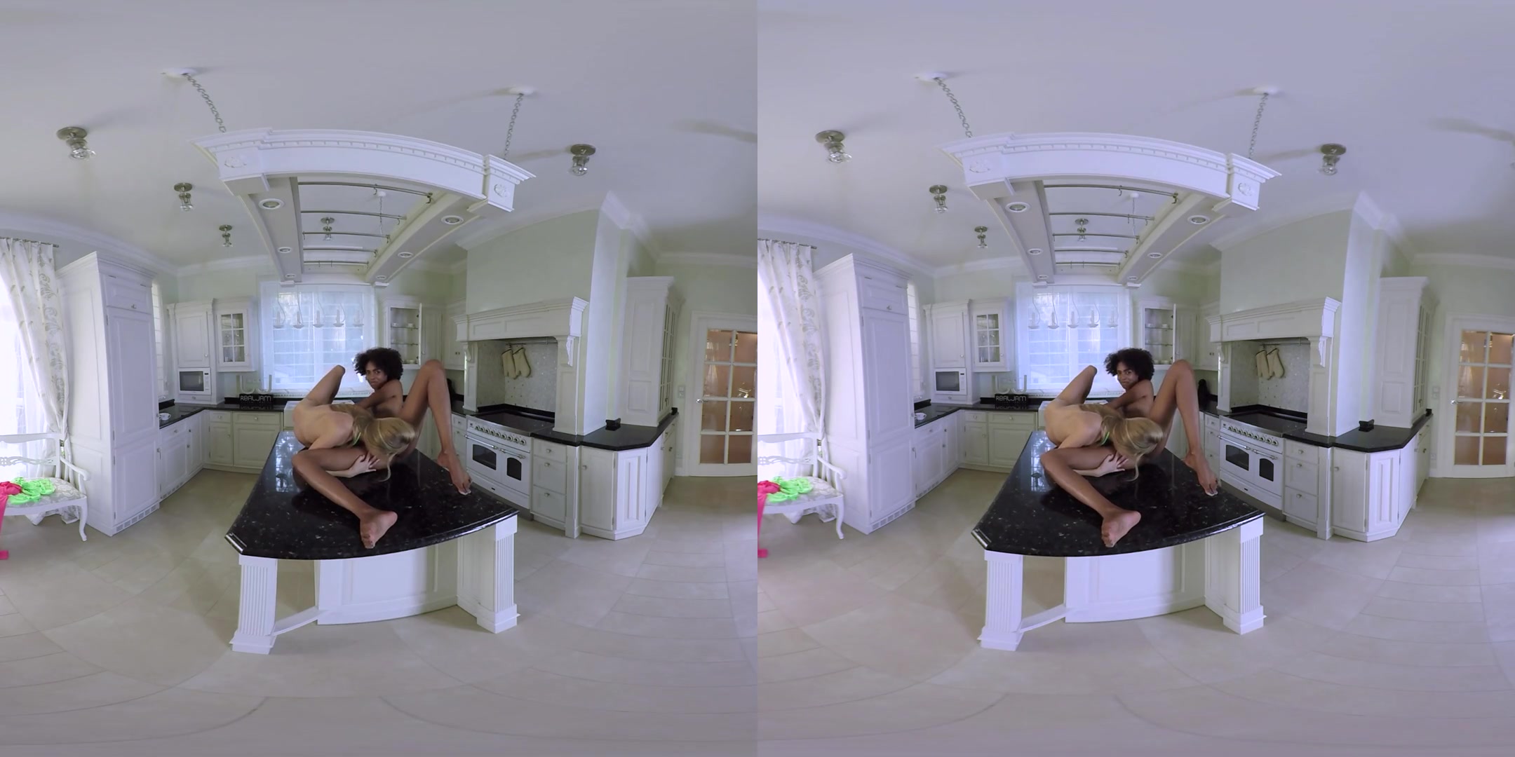 Luna Corazon & Nancy A in Kitchen Fun - RealJamVR