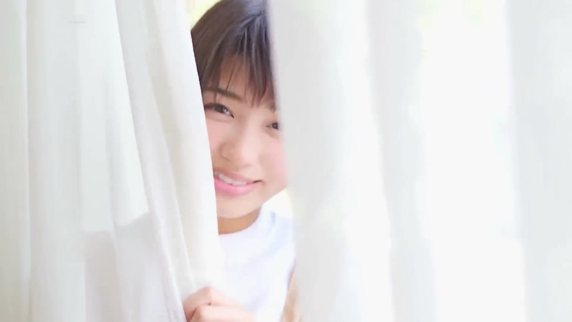 240624ド派手に潮吹きしたカワイイ女の子d1