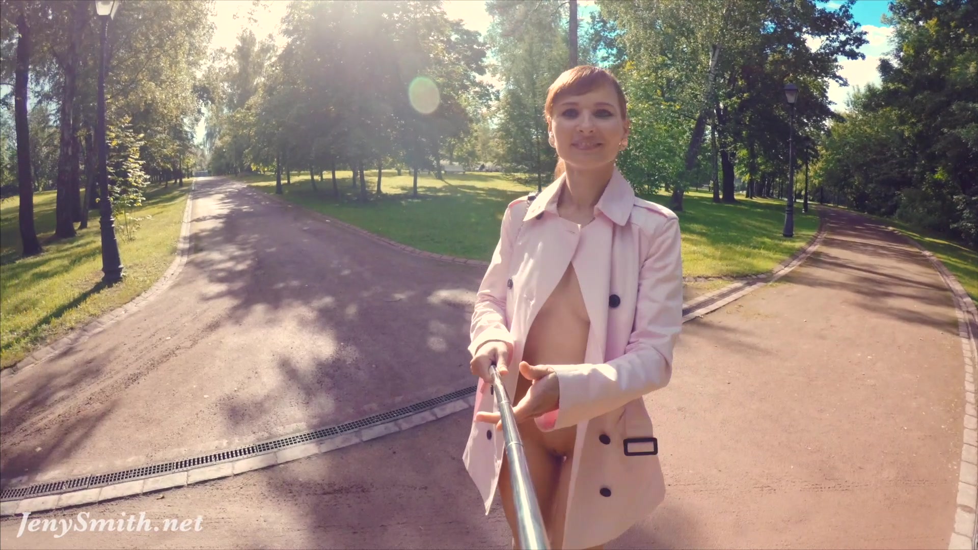 Jeny Smith fully naked in a park got caught