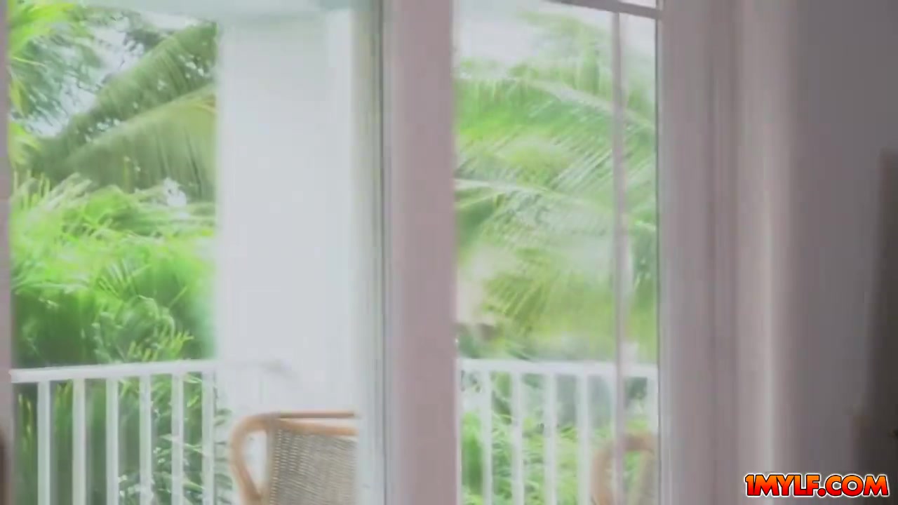 Seduce The Pool Boy Into Joining Her Lust - Kiki Vidis