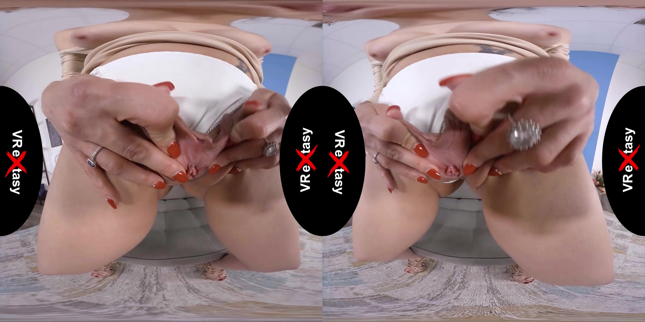 Nicole Love - Solo; Brunette MILF Play with Her Pussy in VR
