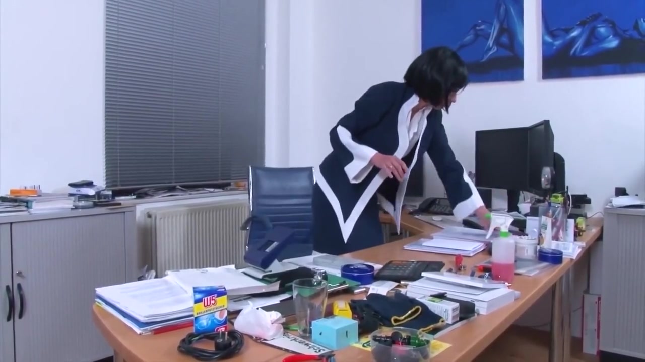 Hot Secretary Sucks Huge Dick And Deep Anal Fuck With Valeria Jones