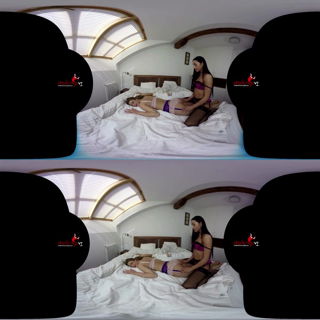 Anna Rose & Alexis Crystal in Lesbo Rub And Tug - StockingsVR